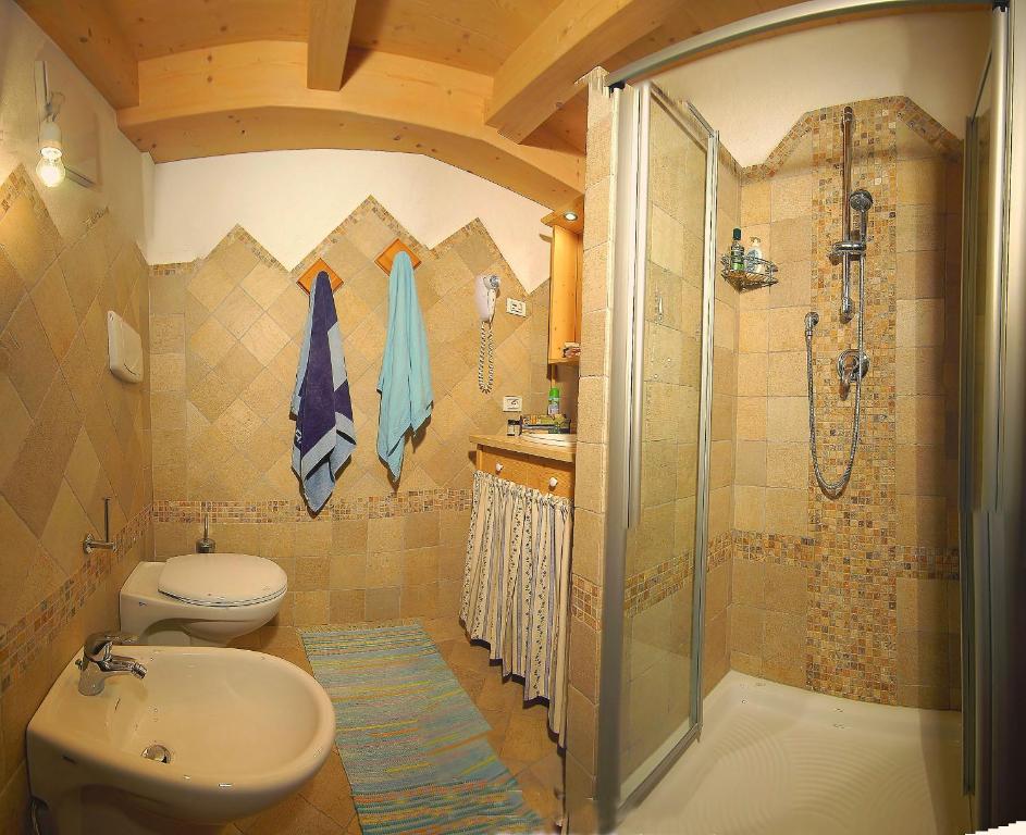 Camping Catinaccio Rosengarten Aparthotel Pozza di Fassa Room photo